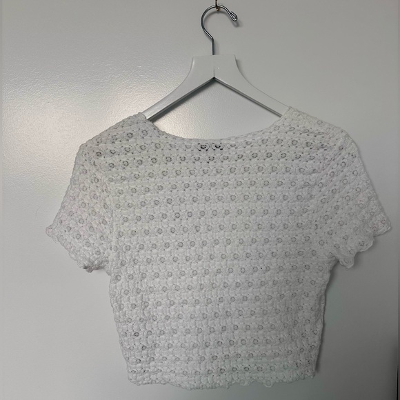 NWT- Topshop Tops | US8 Topshop White Floral Crop Top | Color: White | Size: 8 | - Picture 2 of 3